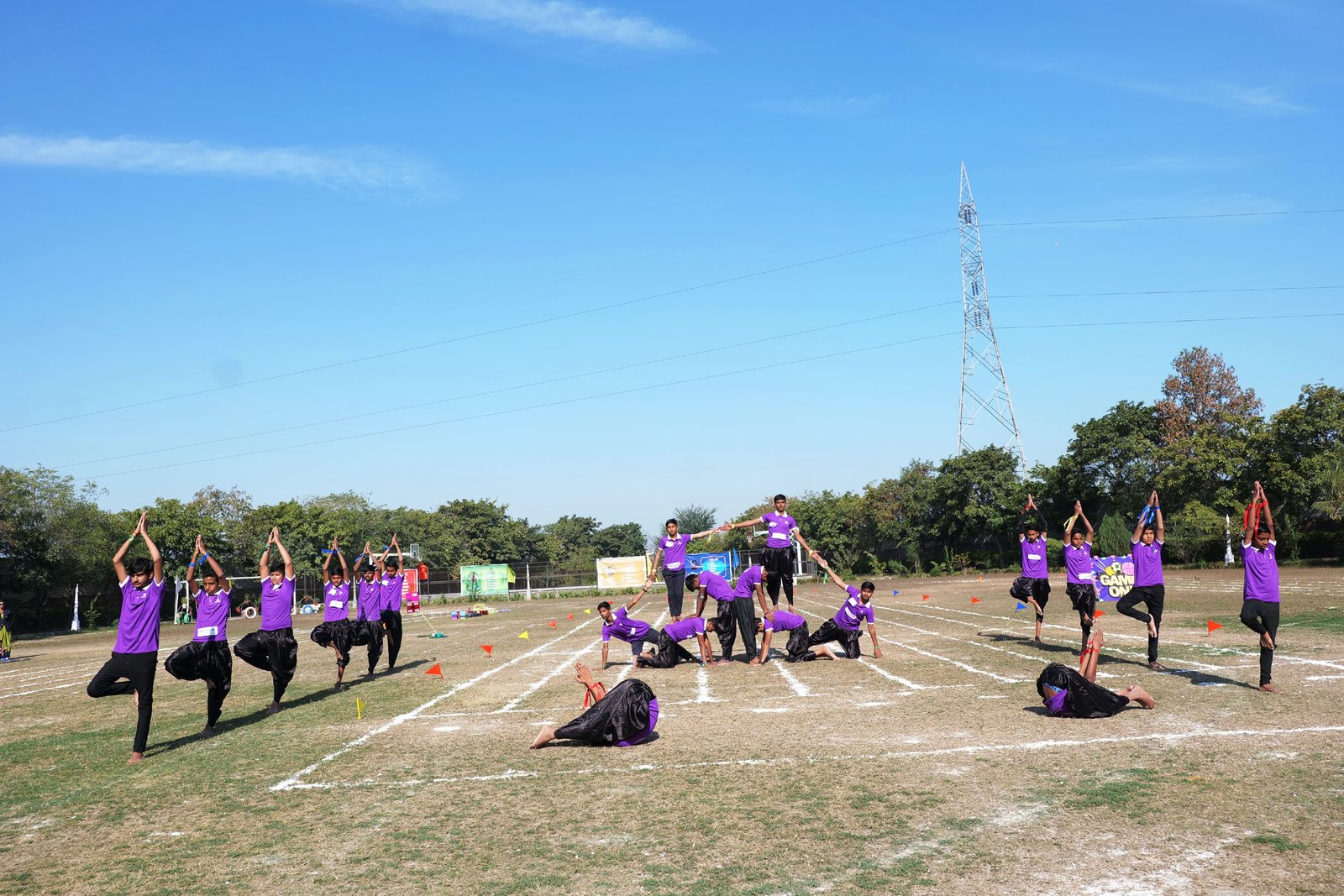 Vidhyanjali-Aacademy-Students-From-classes VIII and IX showcased their physical and mental prowess through a mesmerizing display of yoga asanas.